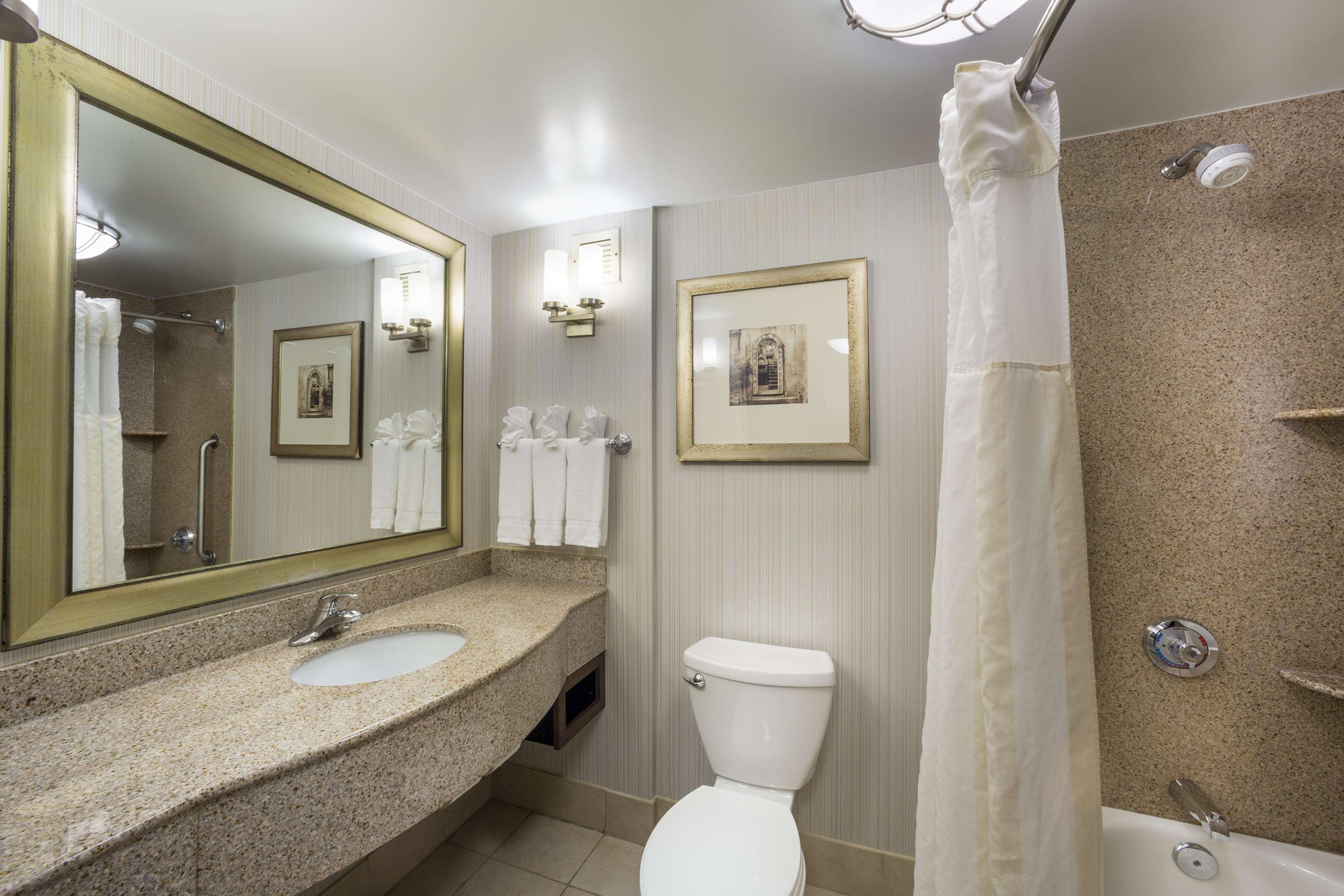 Hilton Garden Inn Hampton Coliseum Central מראה חיצוני תמונה