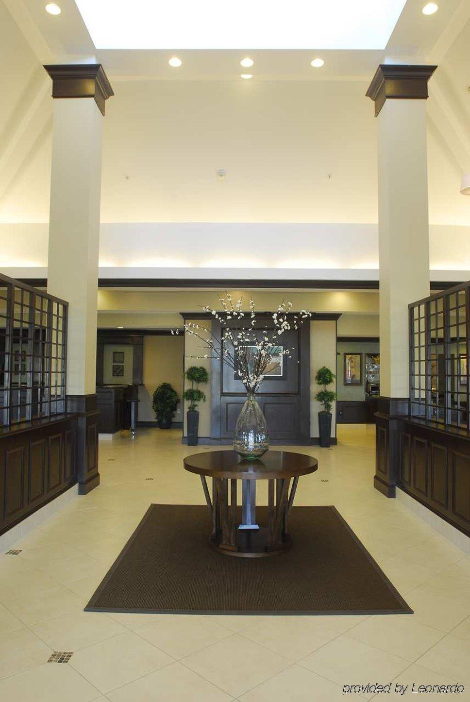 Hilton Garden Inn Hampton Coliseum Central מראה פנימי תמונה